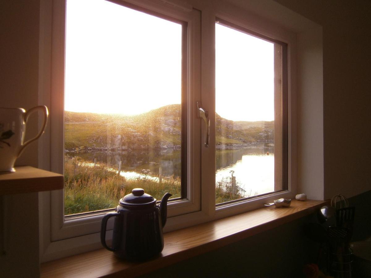 Otter Bunkhouse Hostel Cairisiadar Exterior photo
